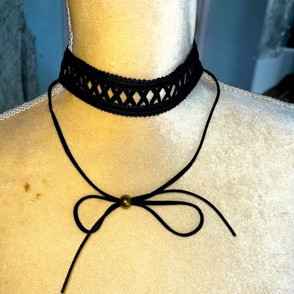 2 chokers Bow Tie, Faux Leather - Picture 2 of 5
